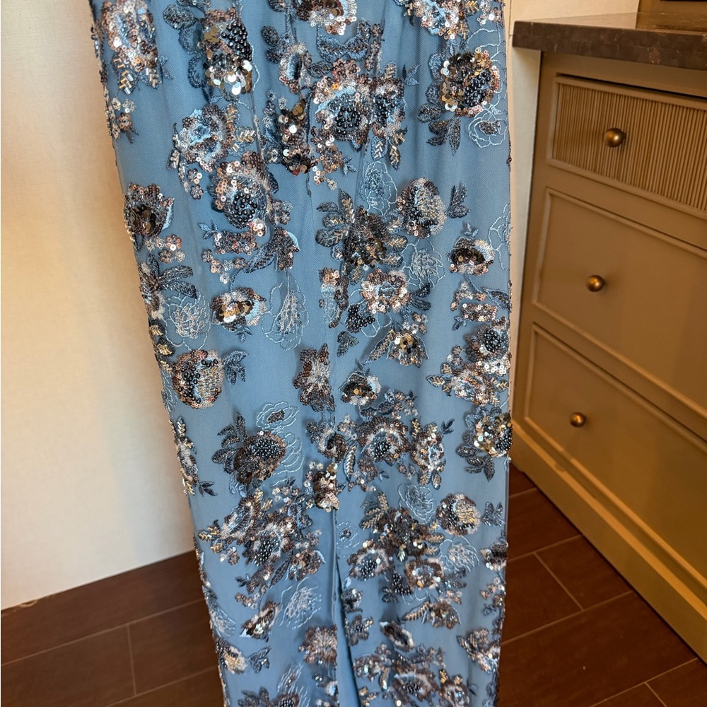 Elegant Strapless Blue Floral Dress - Picture 6 of 15